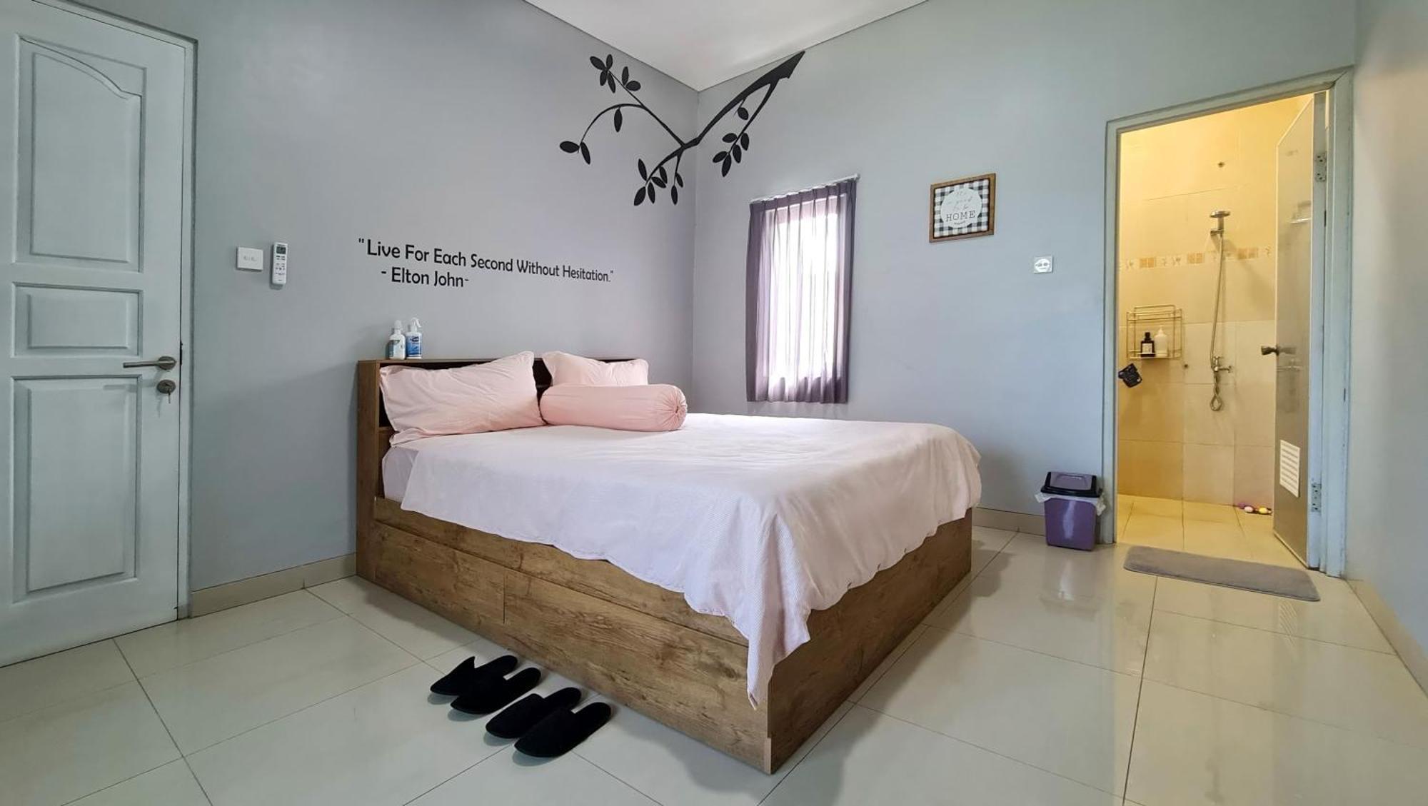 Villa Palm Springs By Reqhome Ciater Hilir المظهر الخارجي الصورة