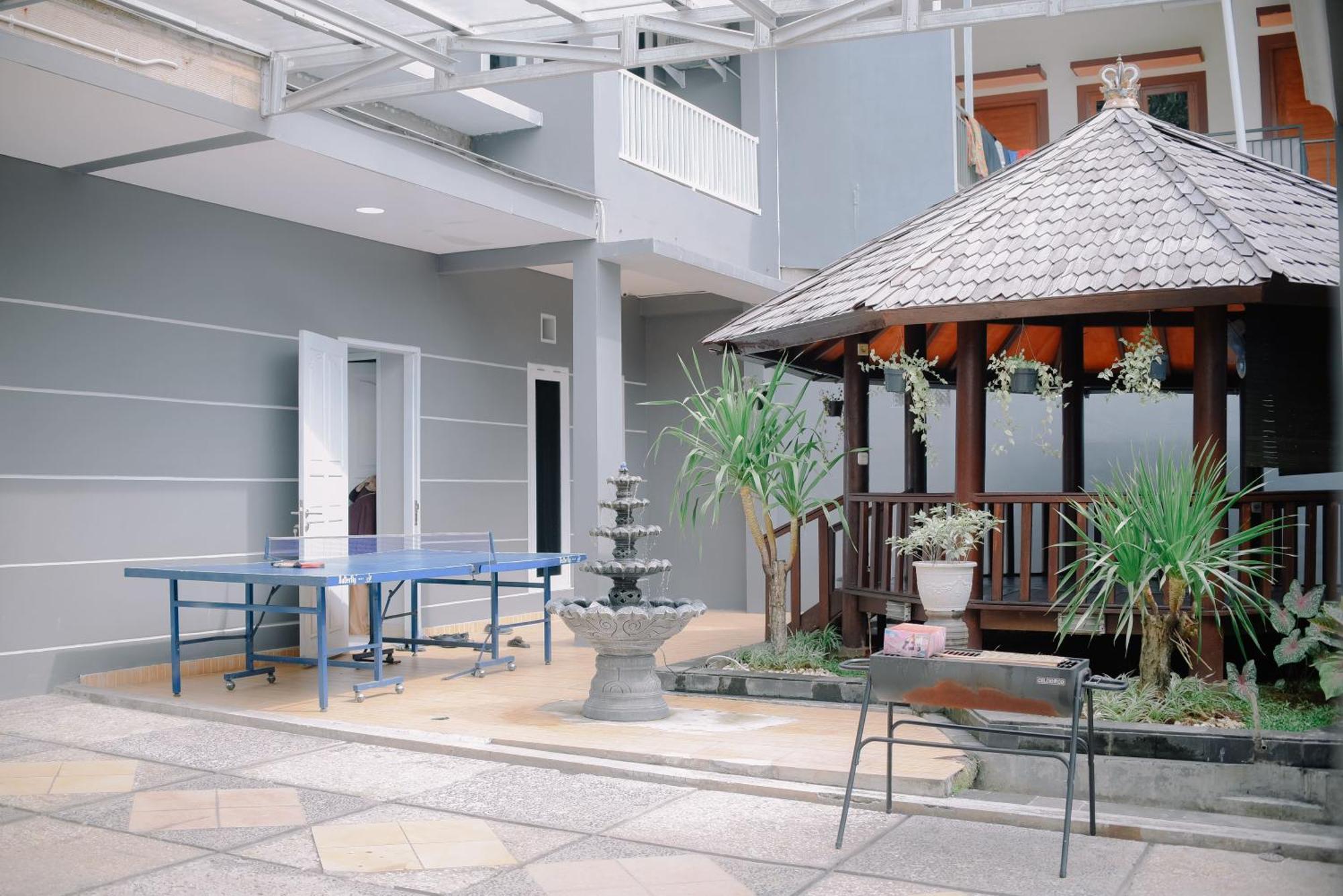 Villa Palm Springs By Reqhome Ciater Hilir المظهر الخارجي الصورة